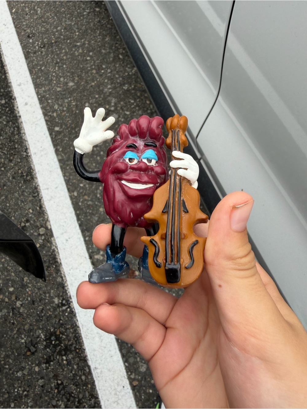 California Raisin cello player toy 1988